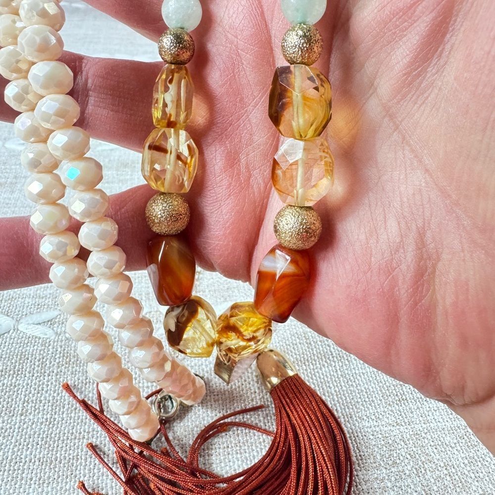 Chic Multi-Color Beaded Necklace - Picture 4 of 9